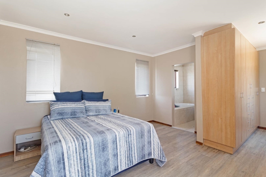 3 Bedroom Property for Sale in Parklands Western Cape